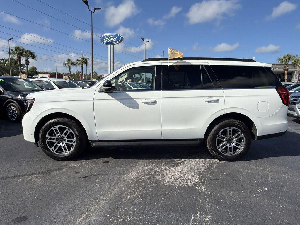 used 2025 Ford Expedition car, priced at $58,891