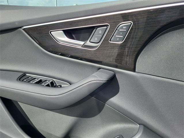 new 2026 Audi Q7 car, priced at $77,794