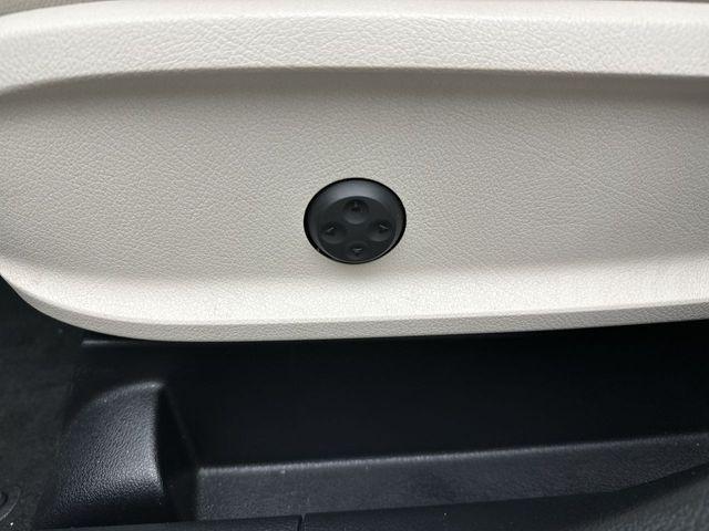 used 2023 Mercedes-Benz GLB 250 car, priced at $30,500