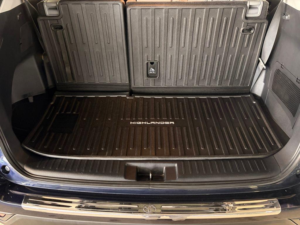used 2023 Toyota Highlander car, priced at $35,995