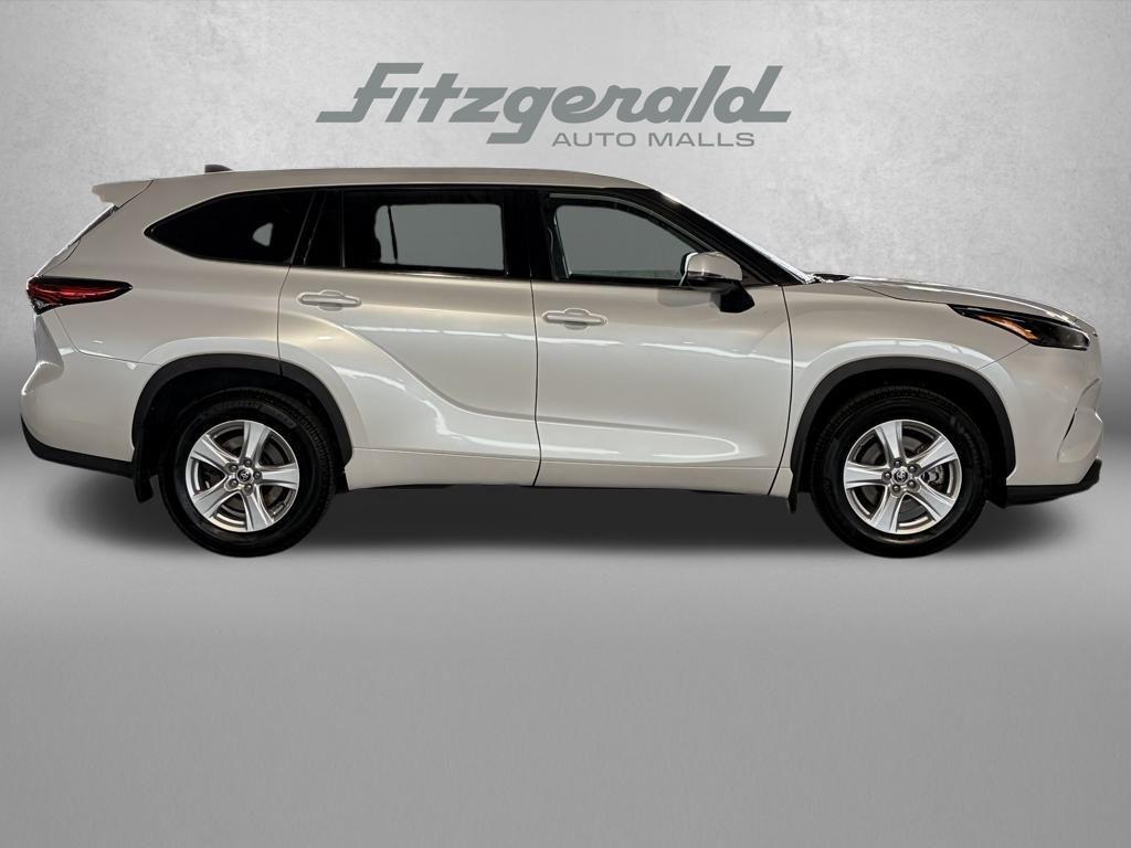 used 2022 Toyota Highlander car, priced at $26,895