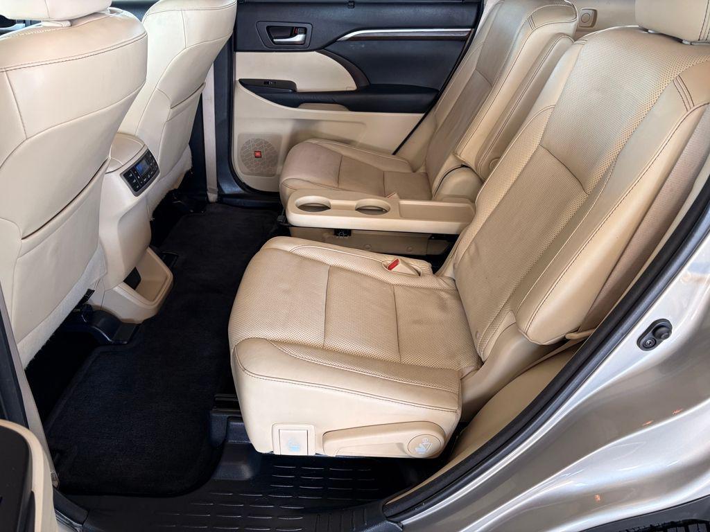 used 2015 Toyota Highlander car, priced at $17,995