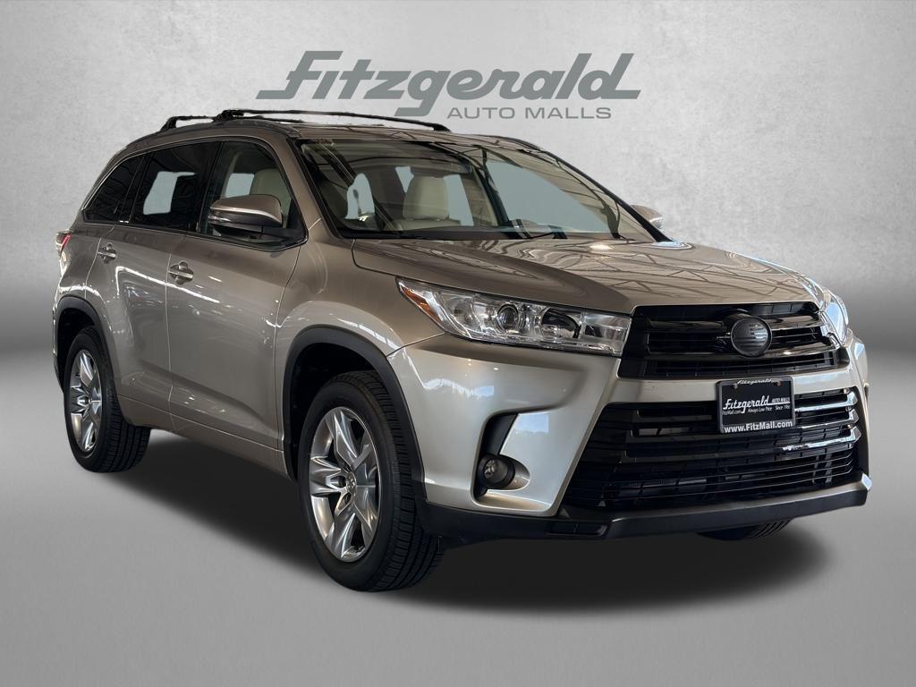 used 2015 Toyota Highlander car, priced at $17,995