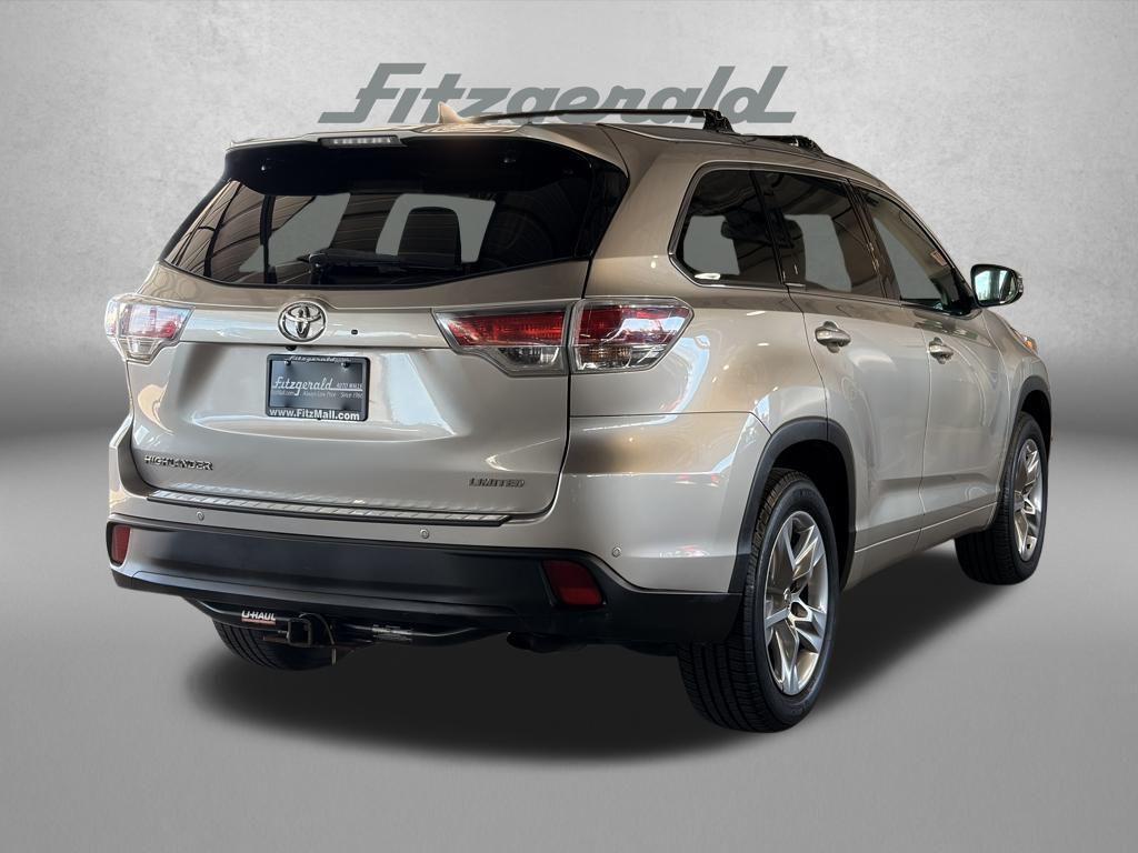 used 2015 Toyota Highlander car, priced at $17,995
