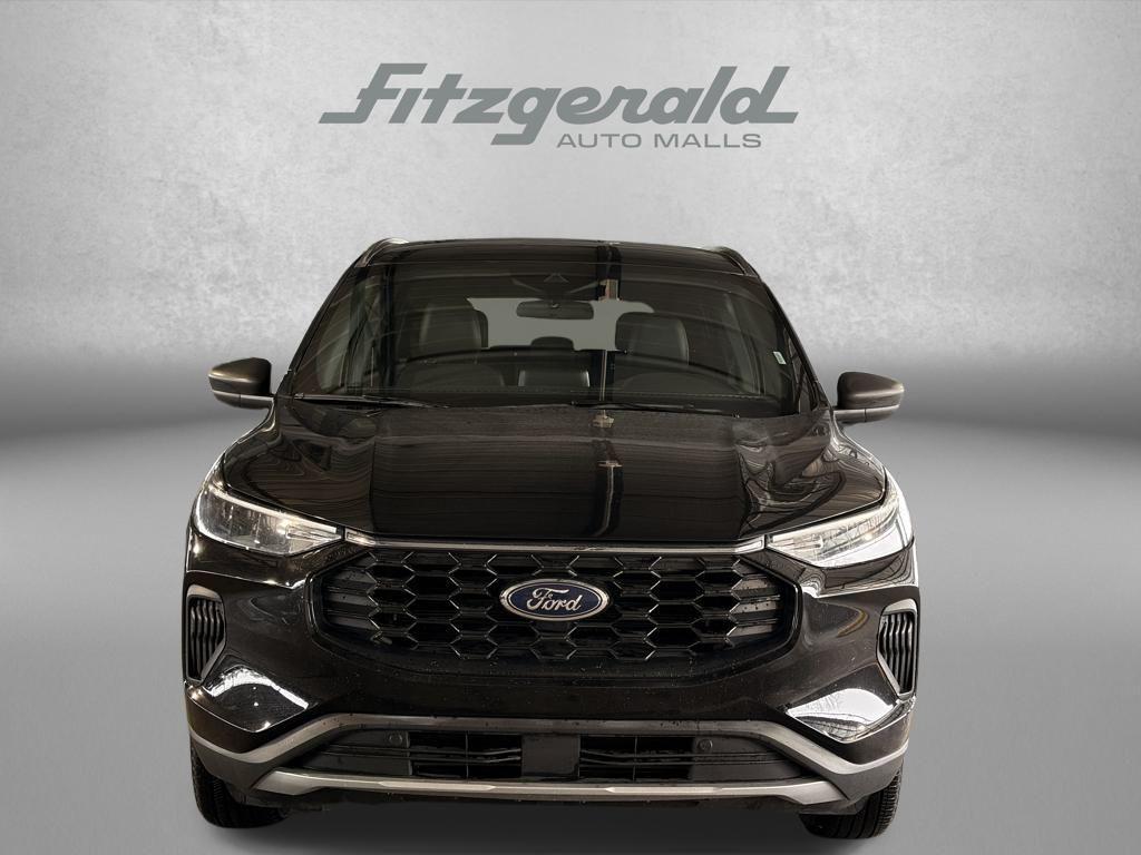 used 2025 Ford Escape car, priced at $25,495