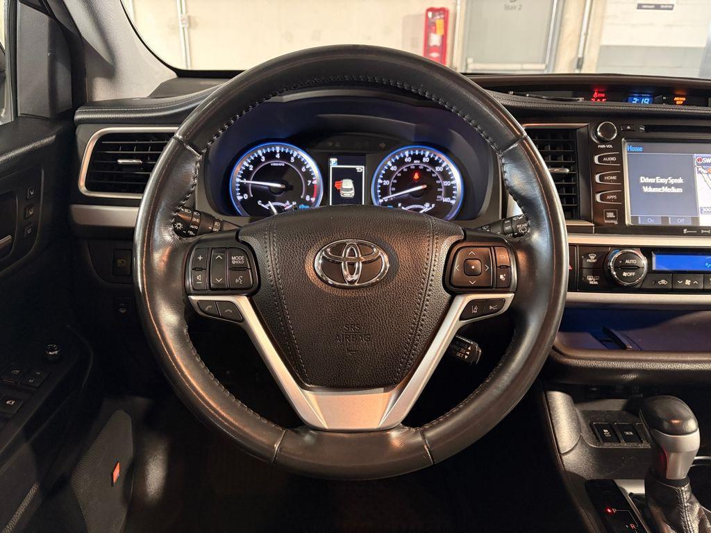 used 2019 Toyota Highlander car, priced at $23,895