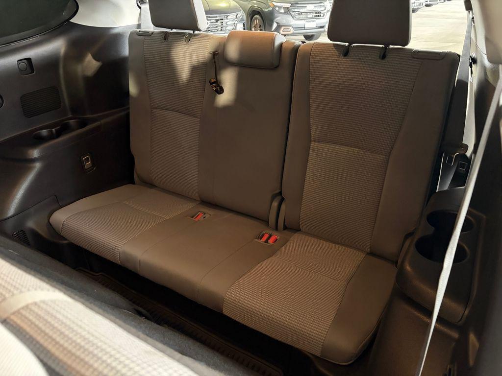 used 2021 Toyota Highlander car, priced at $30,995