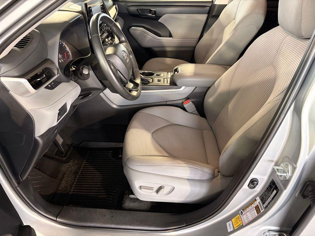 used 2021 Toyota Highlander car, priced at $30,995