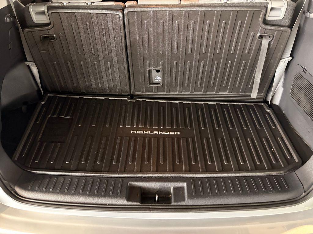 used 2021 Toyota Highlander car, priced at $30,995