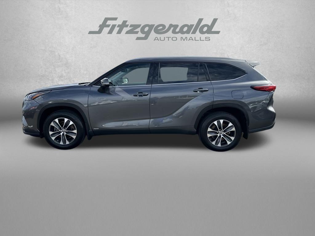 used 2022 Toyota Highlander Hybrid car, priced at $39,395