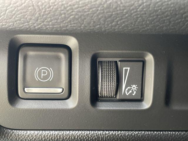 used 2024 Cadillac XT4 car, priced at $30,991