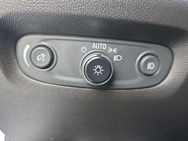 used 2021 Chevrolet Traverse car, priced at $27,978