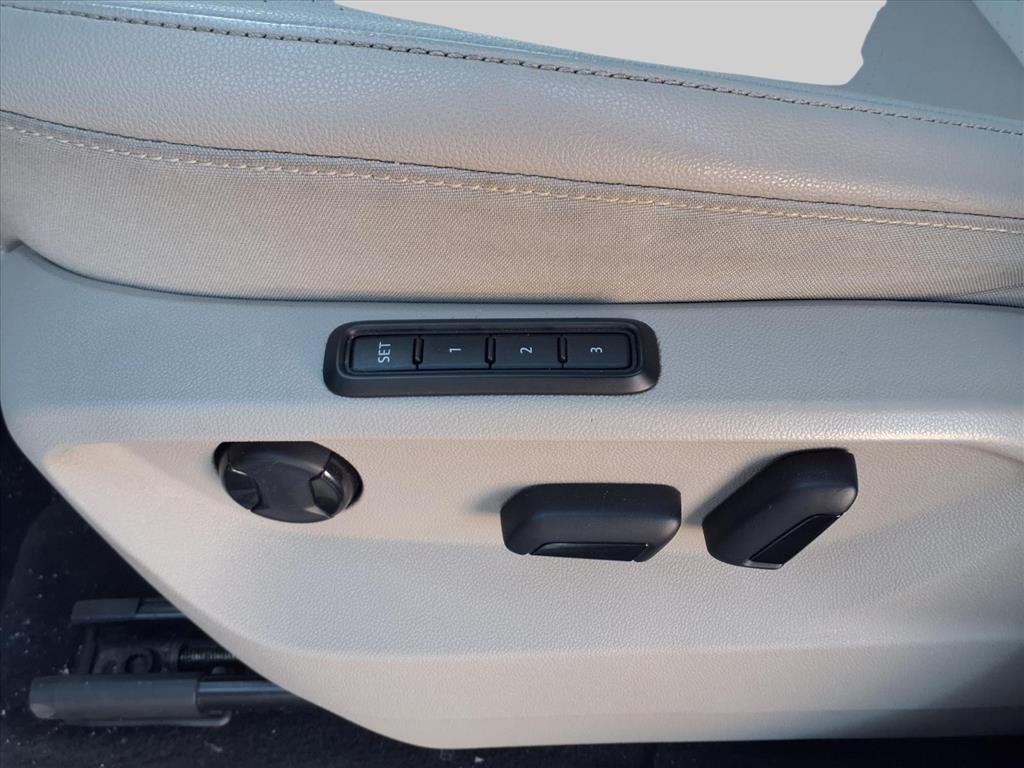 used 2021 Volkswagen Atlas car, priced at $18,944