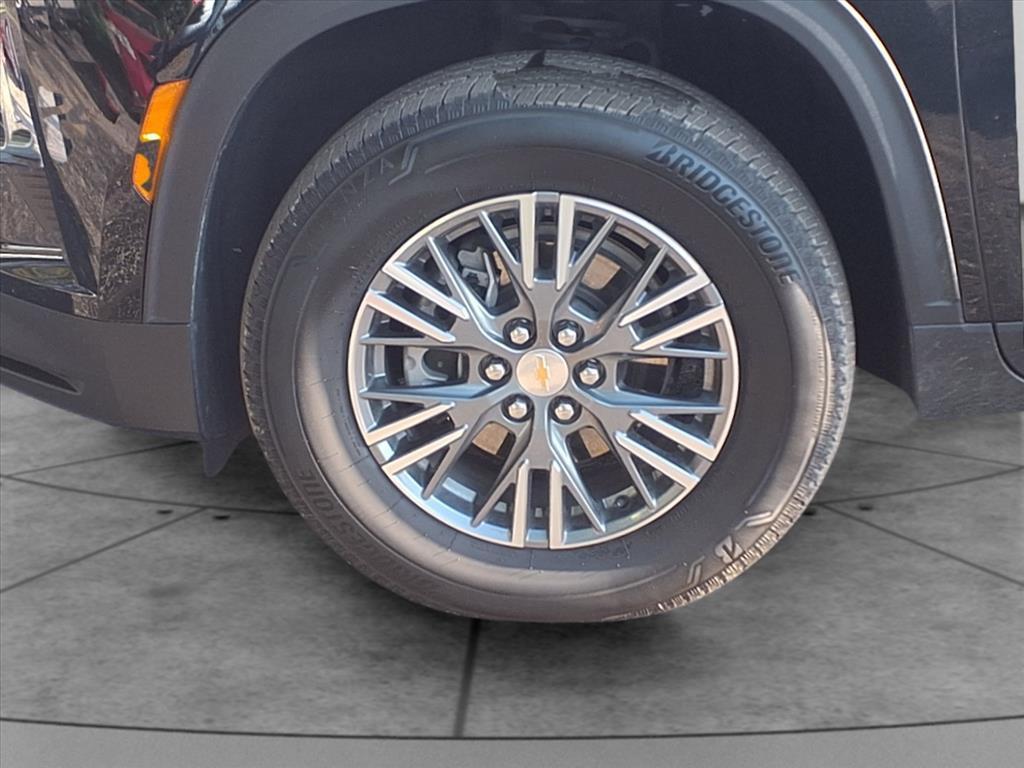 used 2025 Chevrolet Traverse car, priced at $40,995