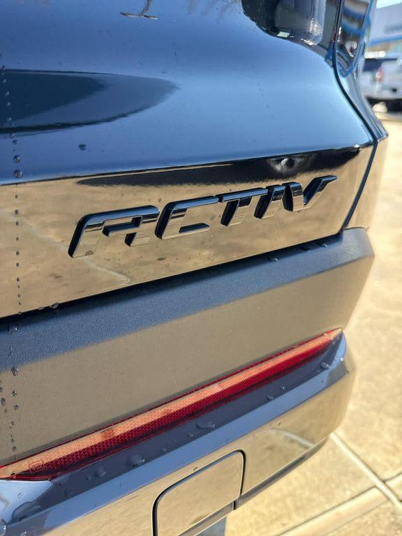 new 2026 Chevrolet Equinox car, priced at $39,330