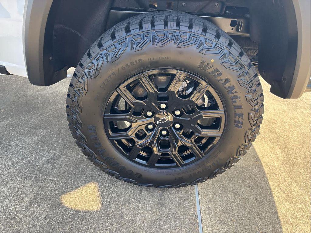 new 2025 Chevrolet Colorado car, priced at $43,230