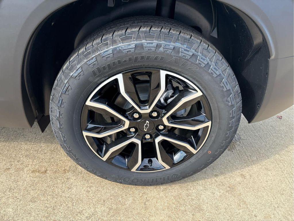 new 2026 Chevrolet TrailBlazer car, priced at $27,890