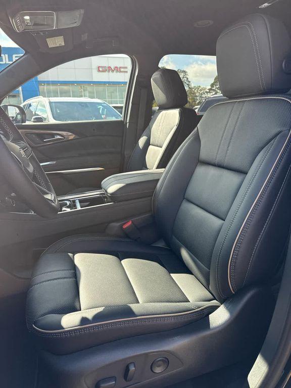 new 2026 Chevrolet Traverse car, priced at $57,460
