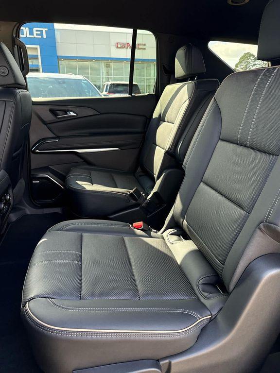 new 2026 Chevrolet Traverse car, priced at $57,460