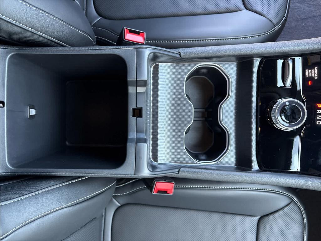 new 2025 Jeep Grand Cherokee car, priced at $48,000