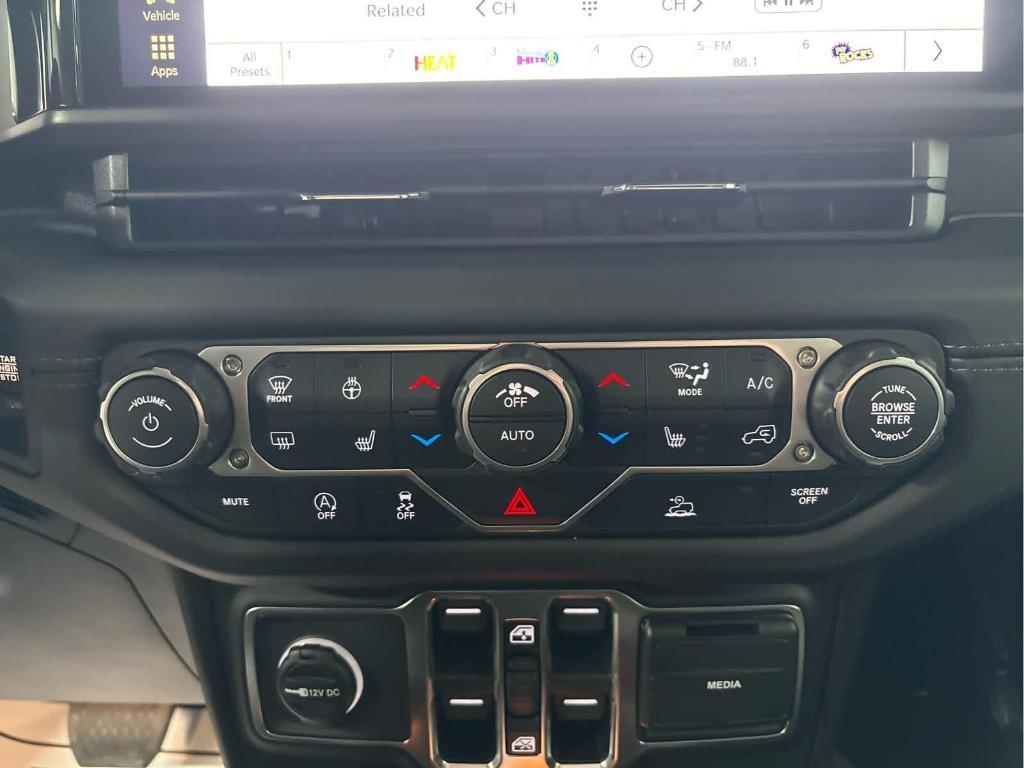 new 2026 Jeep Gladiator car, priced at $53,315