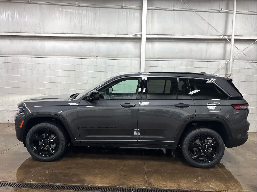 new 2026 Jeep Grand Cherokee car, priced at $48,984