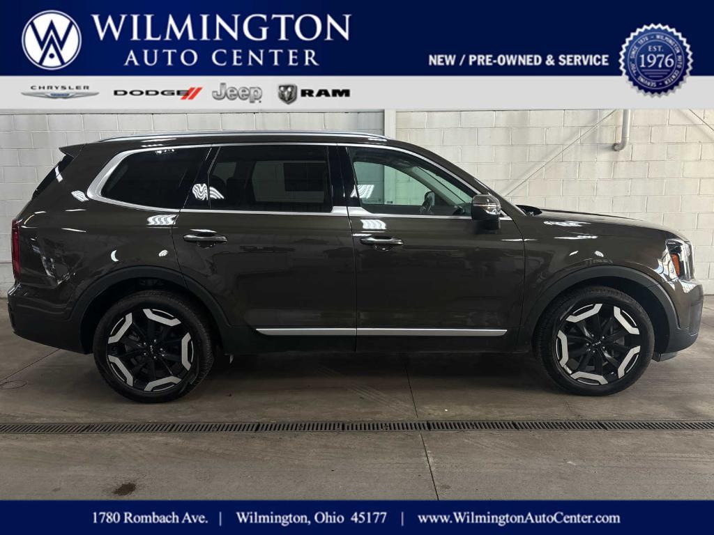 used 2025 Kia Telluride car, priced at $37,590