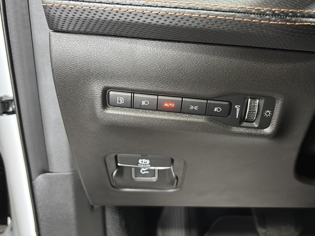 new 2026 Jeep Cherokee car, priced at $44,404