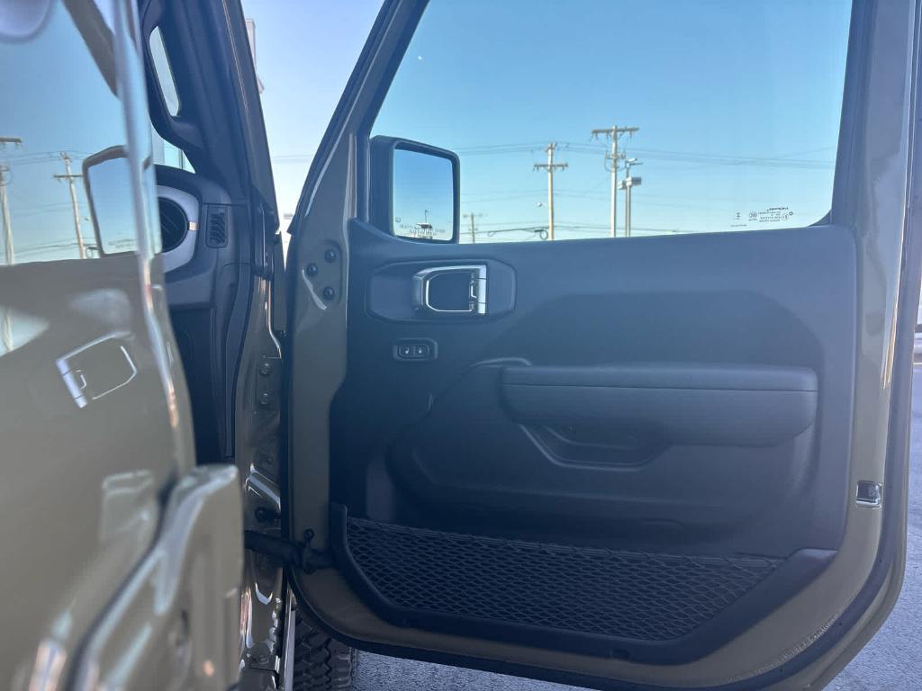 new 2025 Jeep Gladiator car, priced at $46,411