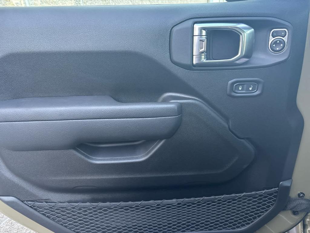 new 2025 Jeep Gladiator car, priced at $46,411