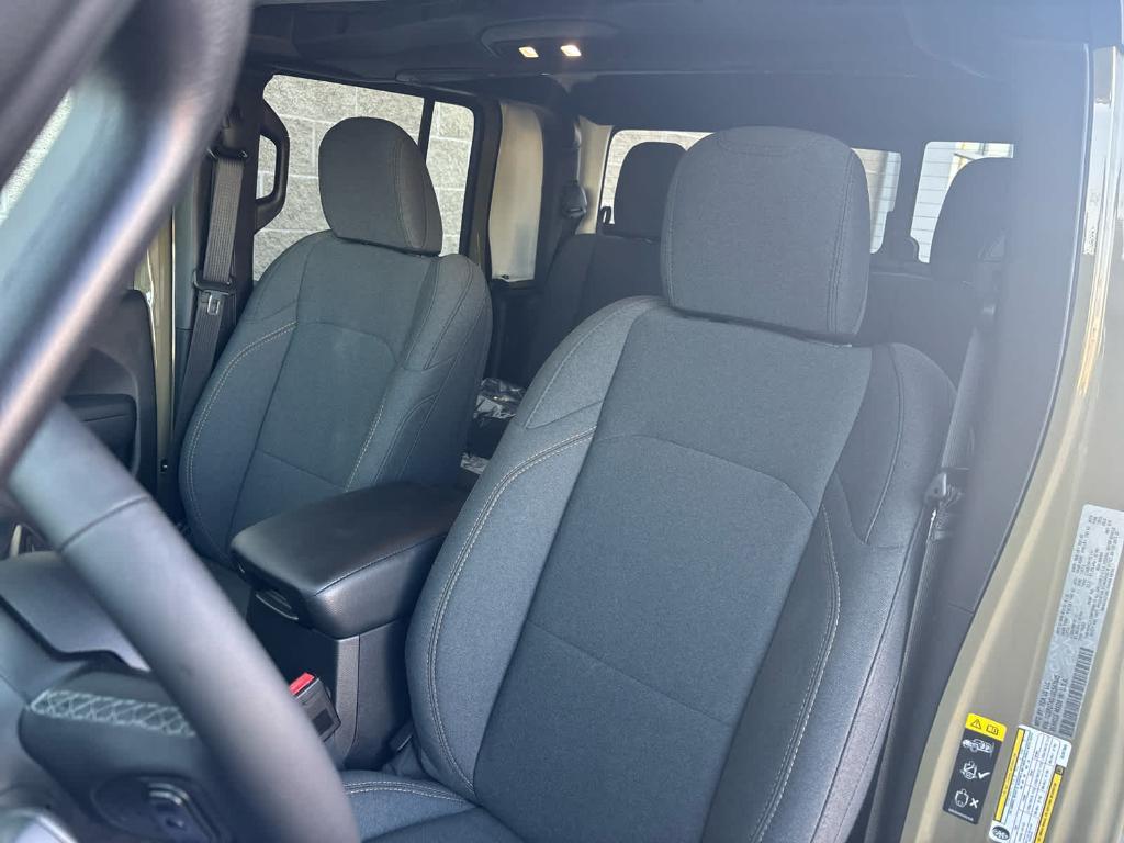 new 2025 Jeep Gladiator car, priced at $46,411