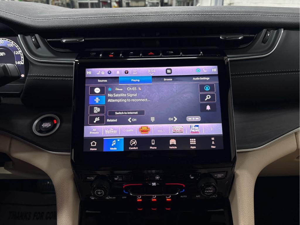 new 2025 Jeep Grand Cherokee car, priced at $45,400