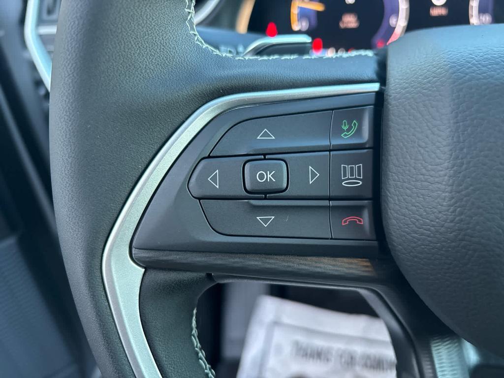 new 2025 Jeep Grand Cherokee car, priced at $39,140