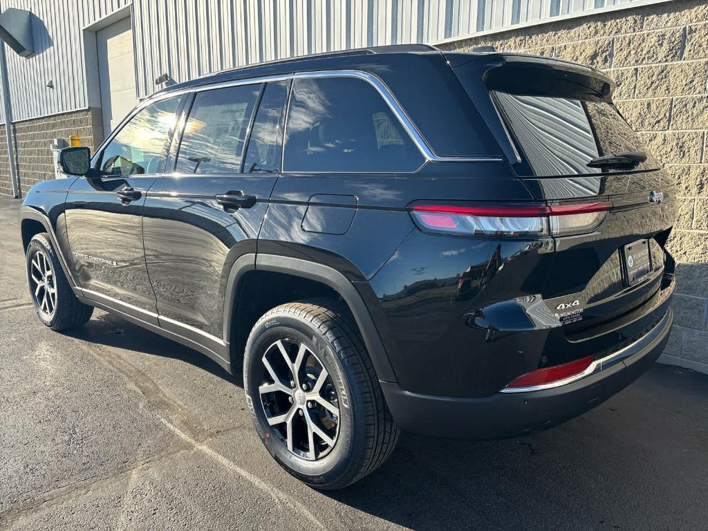 new 2025 Jeep Grand Cherokee car, priced at $45,130