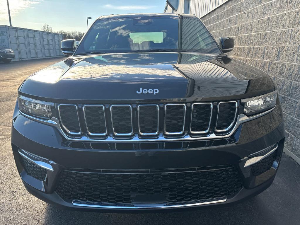 new 2025 Jeep Grand Cherokee car, priced at $45,130