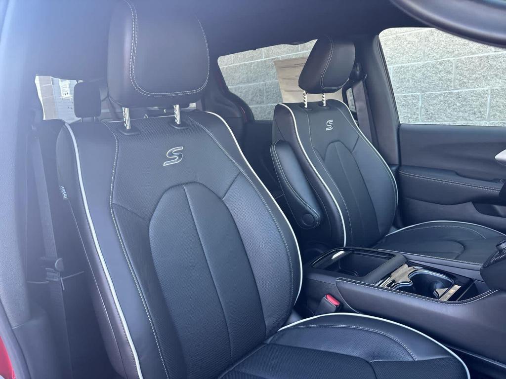 new 2026 Chrysler Pacifica car, priced at $49,159