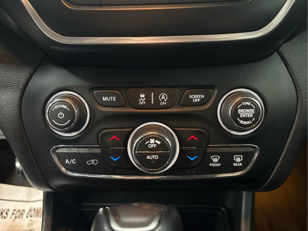 used 2022 Jeep Cherokee car, priced at $17,924