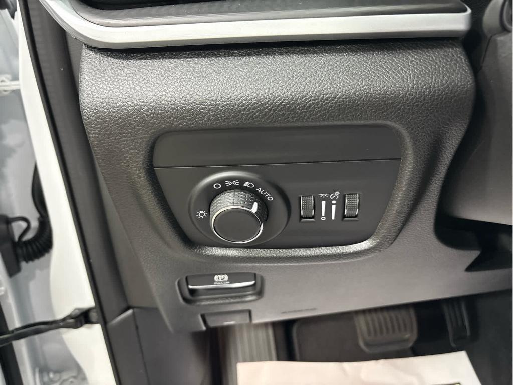 new 2025 Jeep Grand Cherokee L car, priced at $44,275