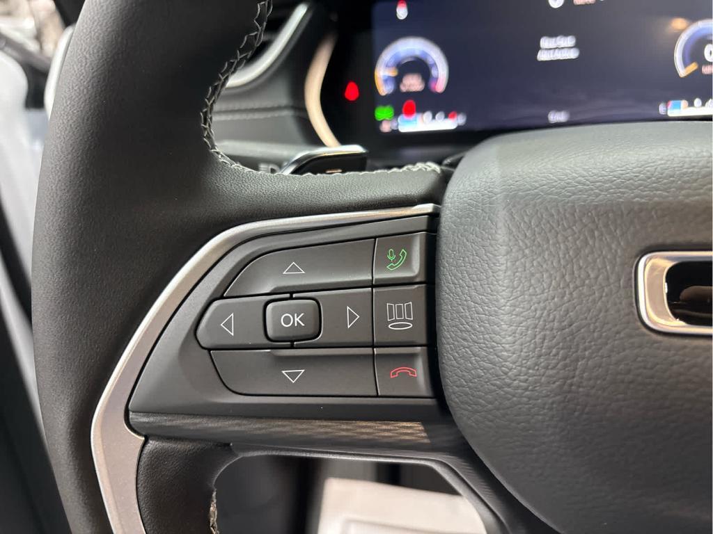 new 2025 Jeep Grand Cherokee L car, priced at $44,275