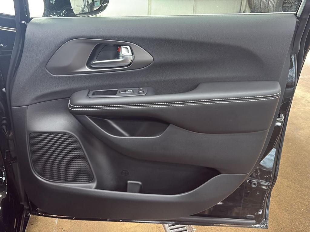 new 2027 Chrysler Pacifica car, priced at $49,385