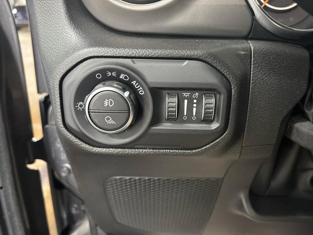 used 2022 Jeep Gladiator car, priced at $29,399