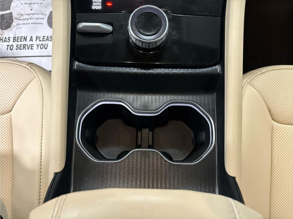 new 2026 Jeep Grand Cherokee car, priced at $49,881