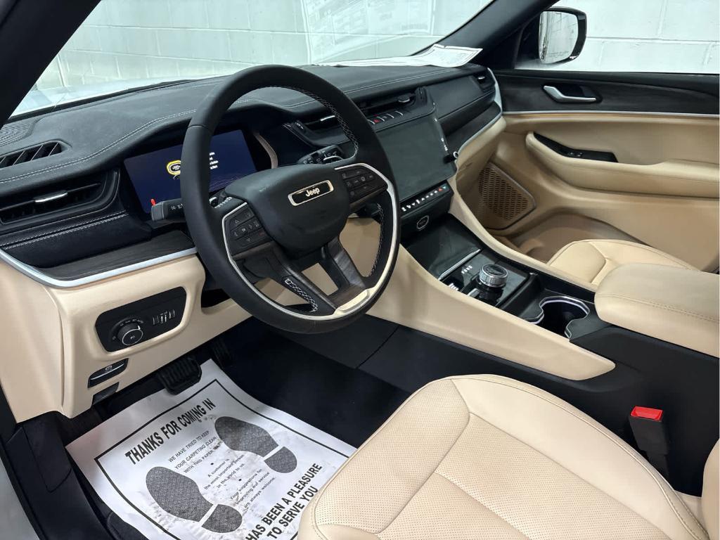 new 2026 Jeep Grand Cherokee car, priced at $51,910