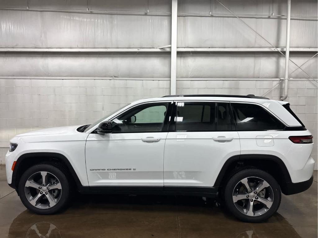 new 2026 Jeep Grand Cherokee car, priced at $49,881