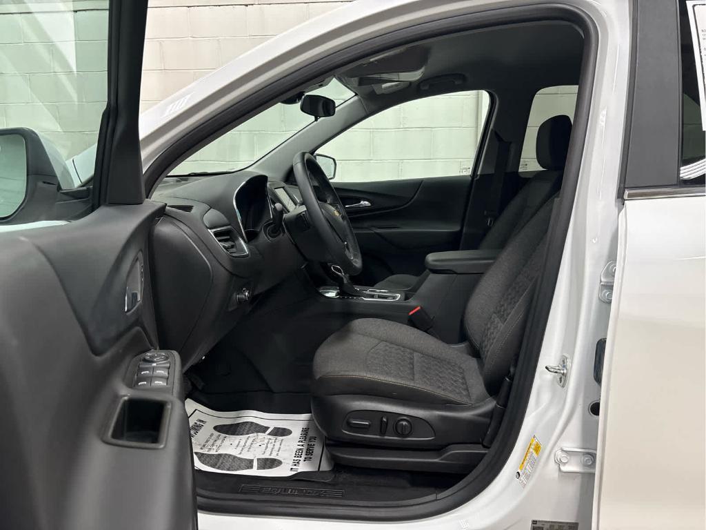 used 2024 Chevrolet Equinox car, priced at $22,890