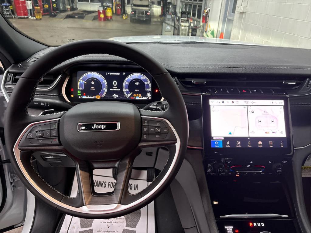 new 2025 Jeep Grand Cherokee car, priced at $44,172