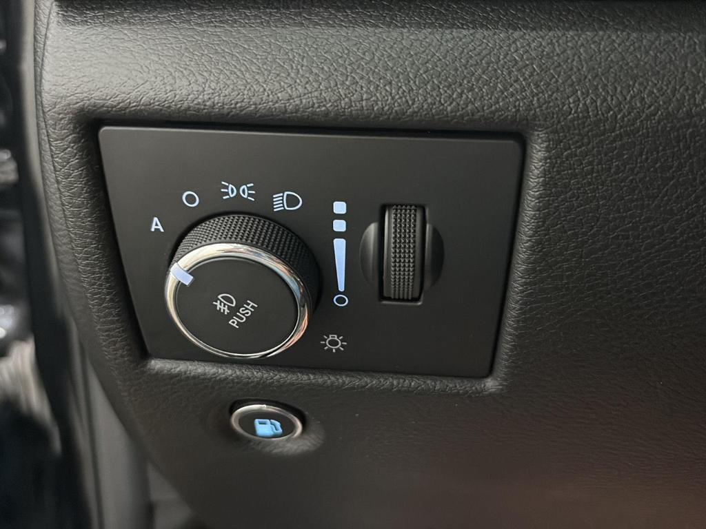 used 2022 Jeep Grand Cherokee WK car, priced at $28,190