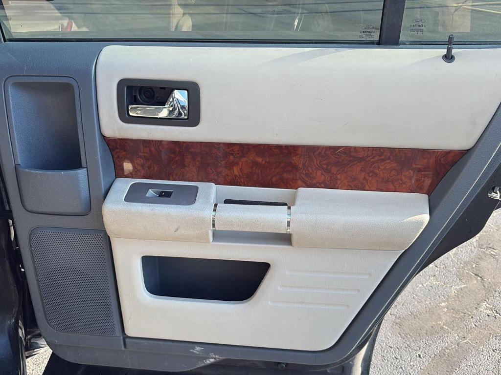 used 2011 Ford Flex car, priced at $3,800
