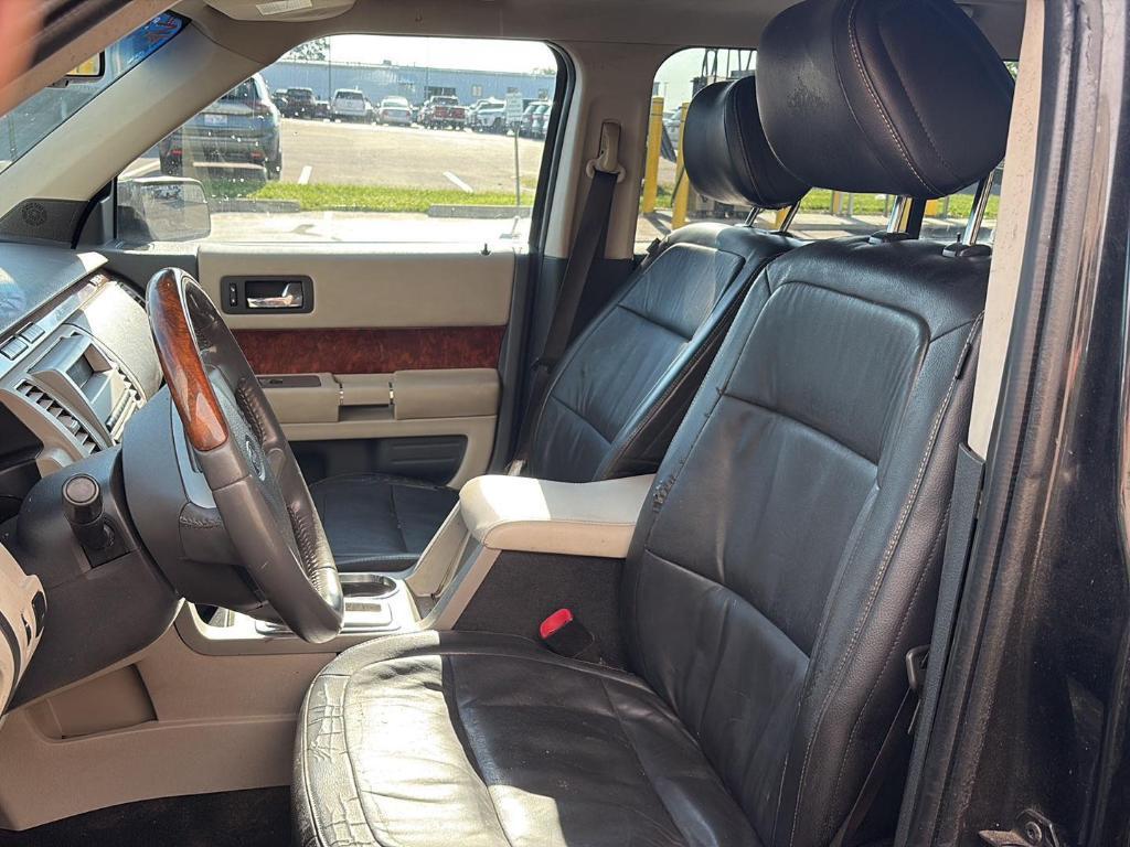 used 2011 Ford Flex car, priced at $3,800