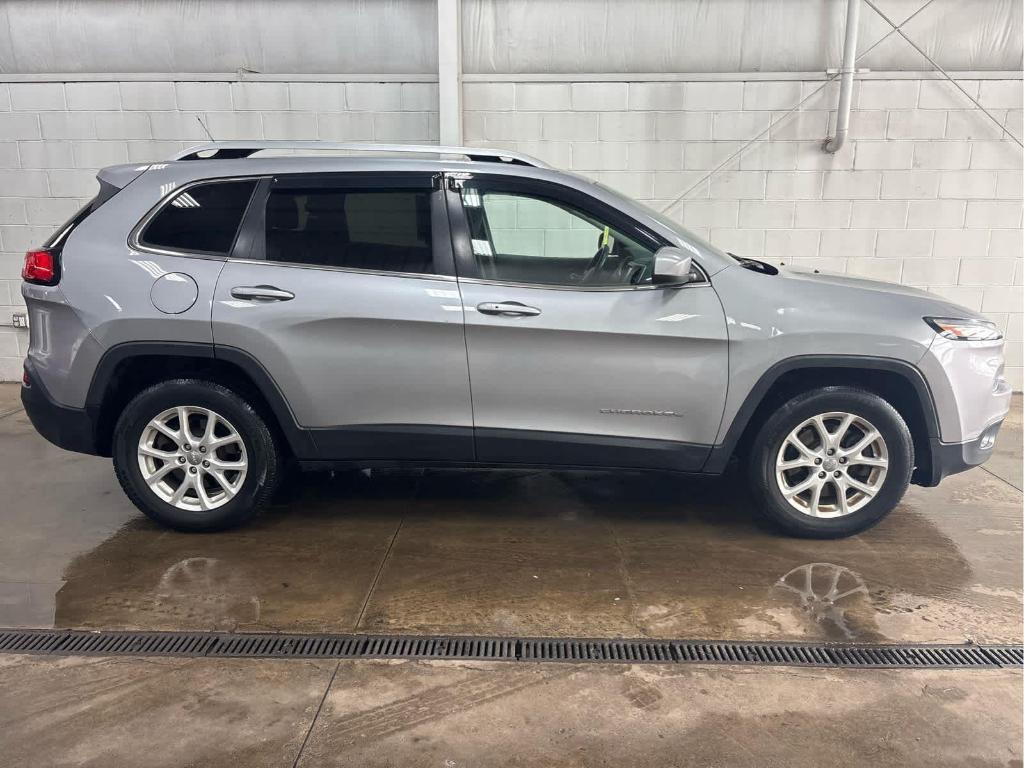 used 2014 Jeep Cherokee car, priced at $5,275